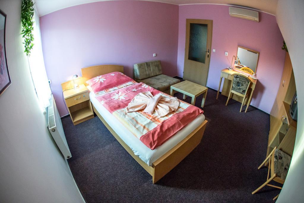 Hotel Na Jizni Přerov Zimmer foto